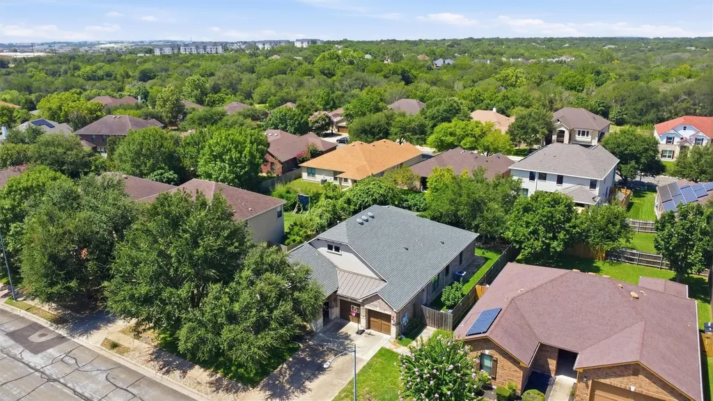 305 Hogg Pecan Pass Austin TX 78748