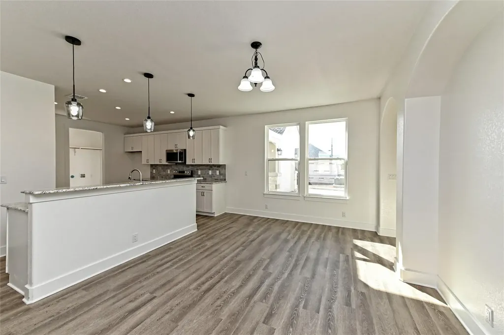 511-513 Lion Drive Leander TX 78641