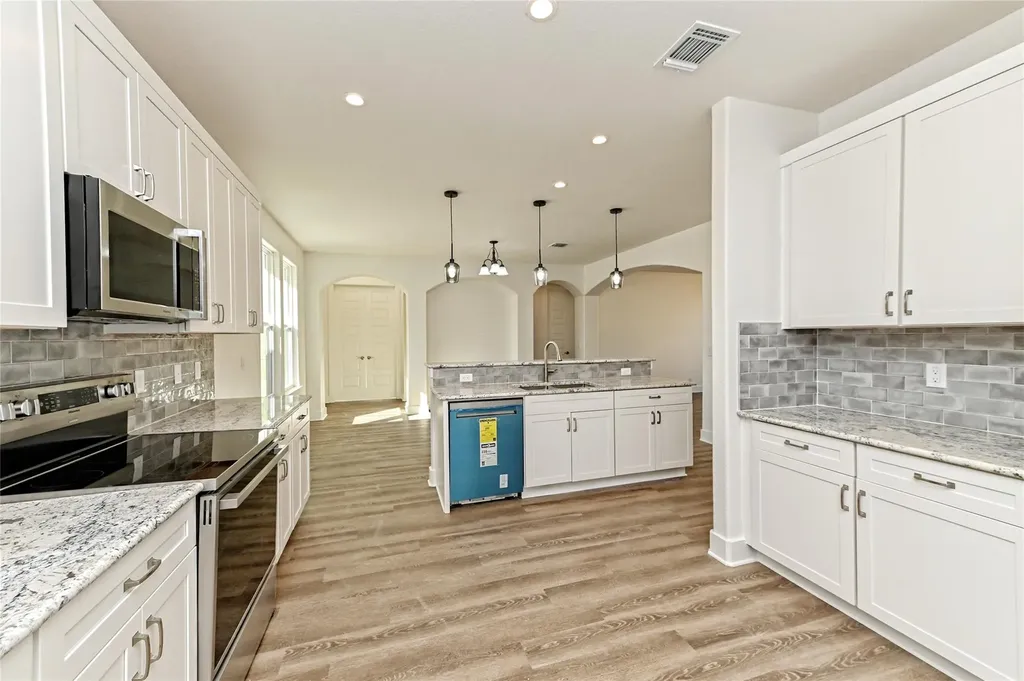 511-513 Lion Drive Leander TX 78641