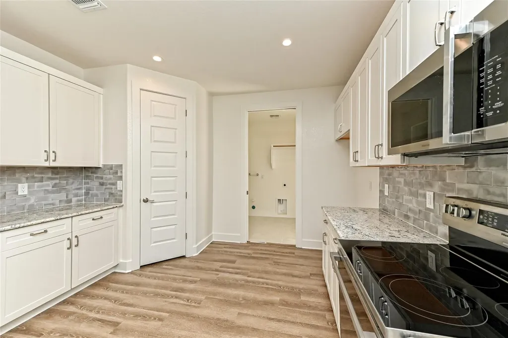 511-513 Lion Drive Leander TX 78641