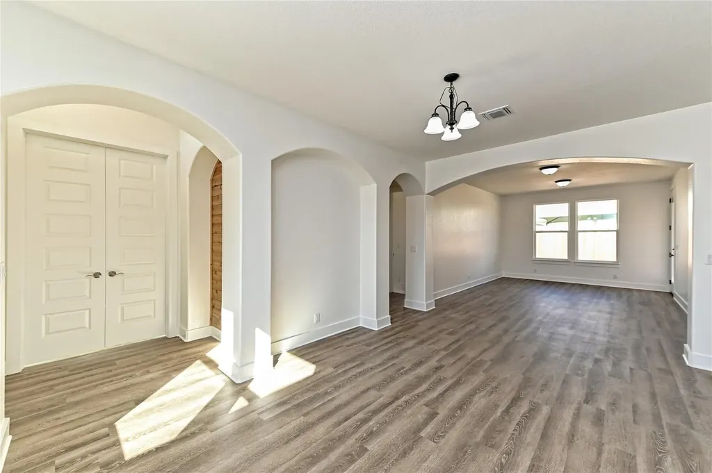 511-513 Lion Drive Leander TX 78641