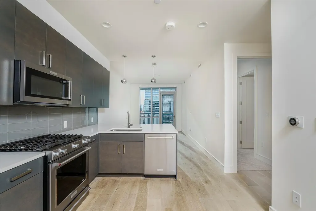 222 West Avenue Austin TX 78701