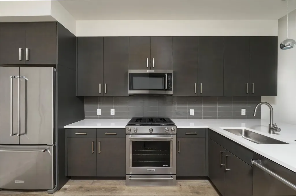 222 West Avenue Austin TX 78701