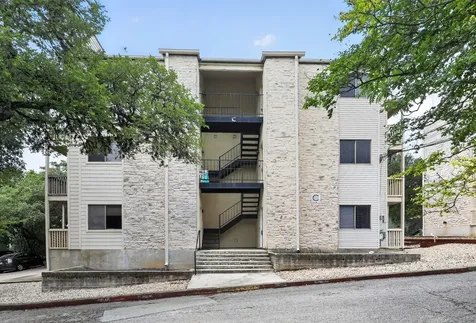 1013 Chestnut Street San Marcos TX 78666