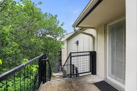 1013 Chestnut Street San Marcos TX 78666