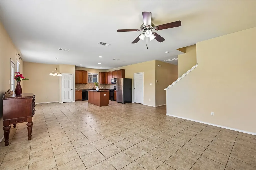 140 Lynn Crest Bend Buda TX 78610