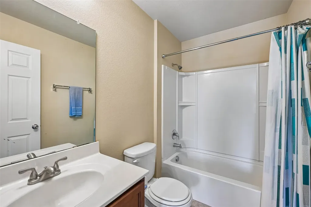 140 Lynn Crest Bend Buda TX 78610