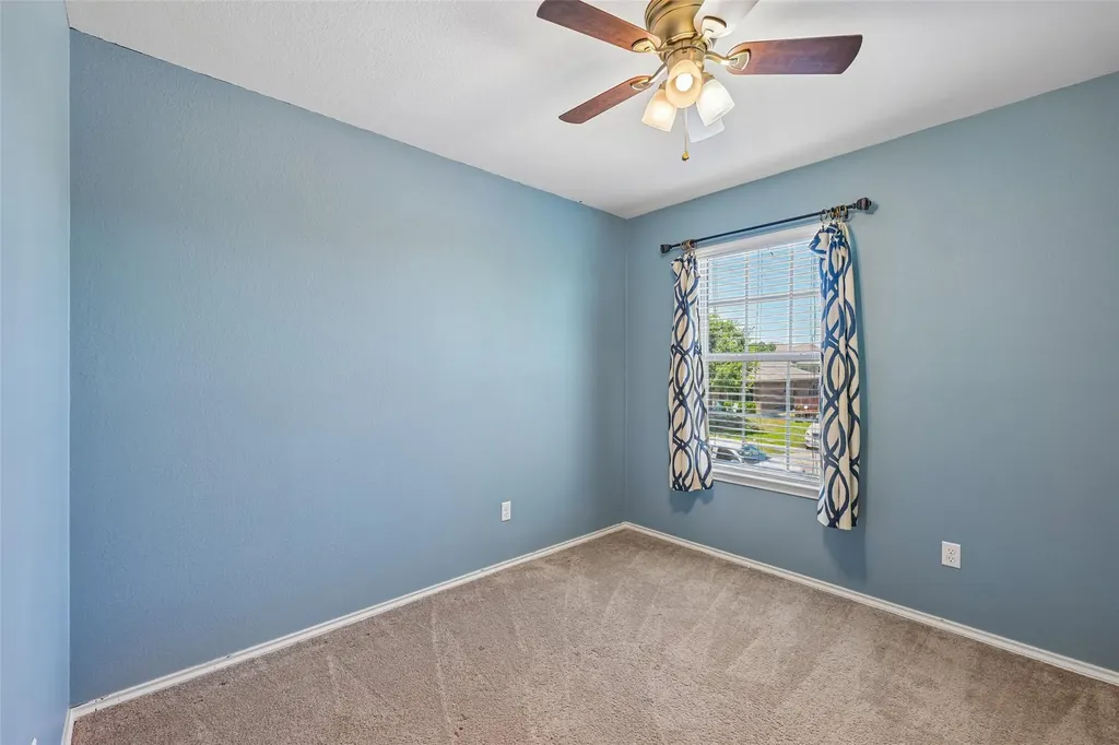 140 Lynn Crest Bend Buda TX 78610