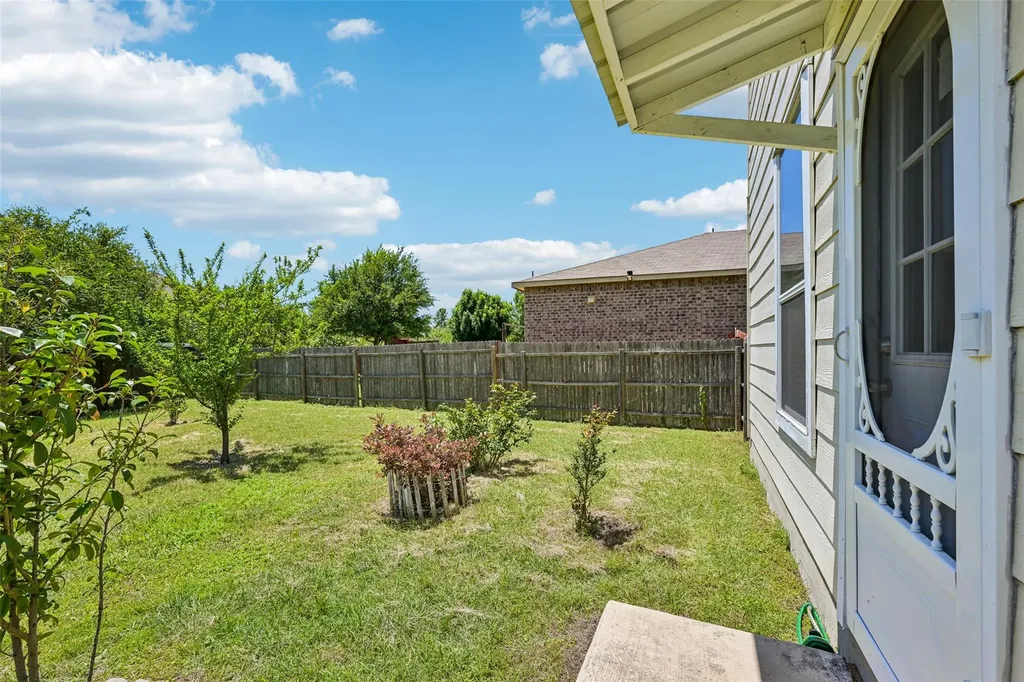 140 Lynn Crest Bend Buda TX 78610