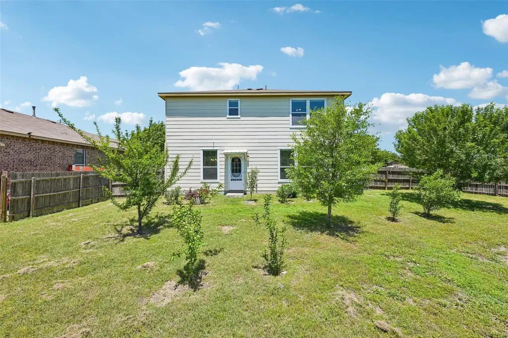 140 Lynn Crest Bend Buda TX 78610
