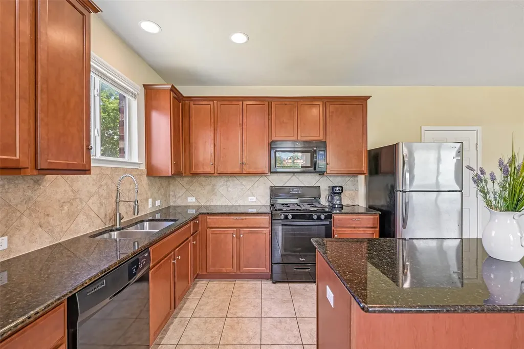 140 Lynn Crest Bend Buda TX 78610