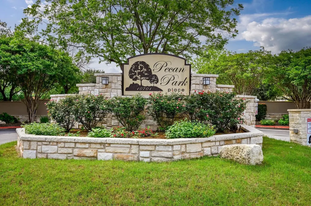 10812 Gates Lane Austin TX 78750