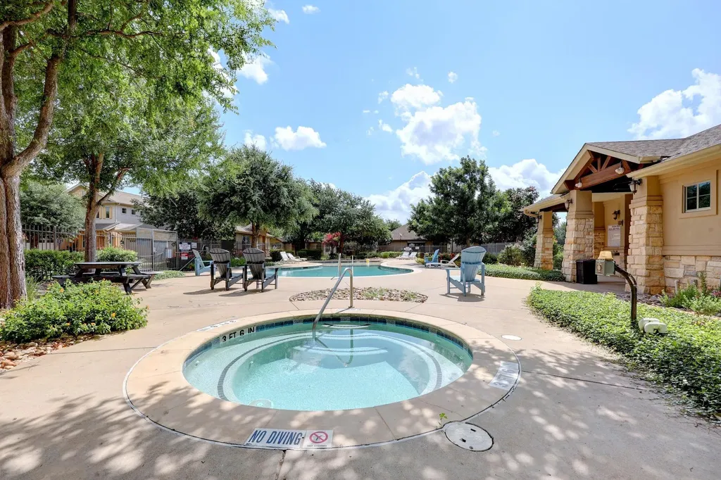 10812 Gates Lane Austin TX 78750