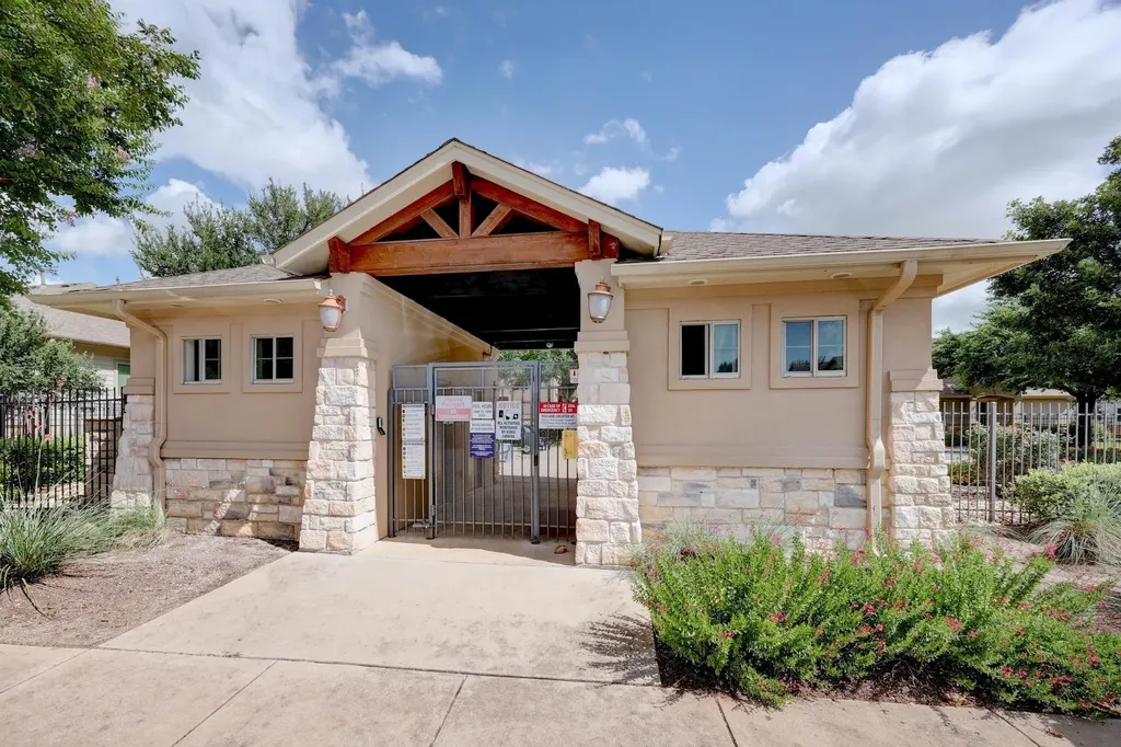 10812 Gates Lane Austin TX 78750