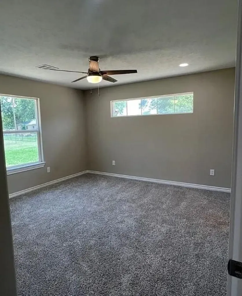 709 W Evans Street Hearne TX 77859