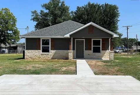709 W Evans Street Hearne TX 77859
