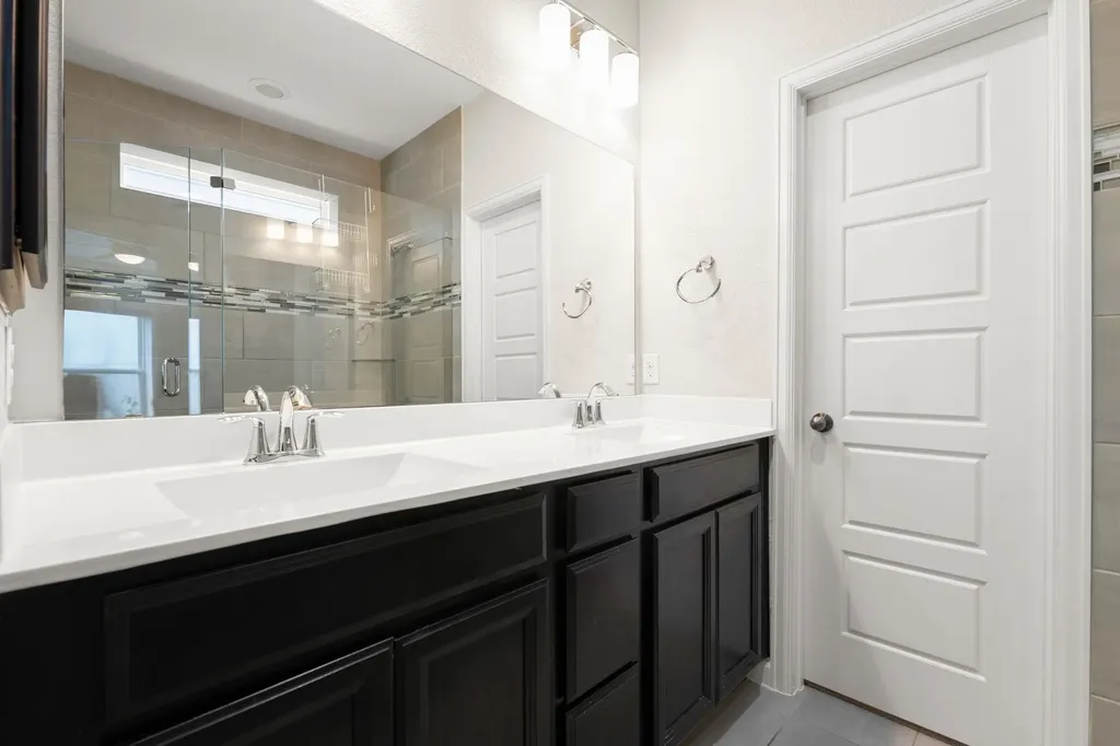 4403 Swift Path Austin TX 78741
