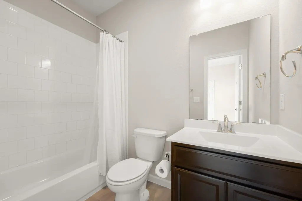 4403 Swift Path Austin TX 78741