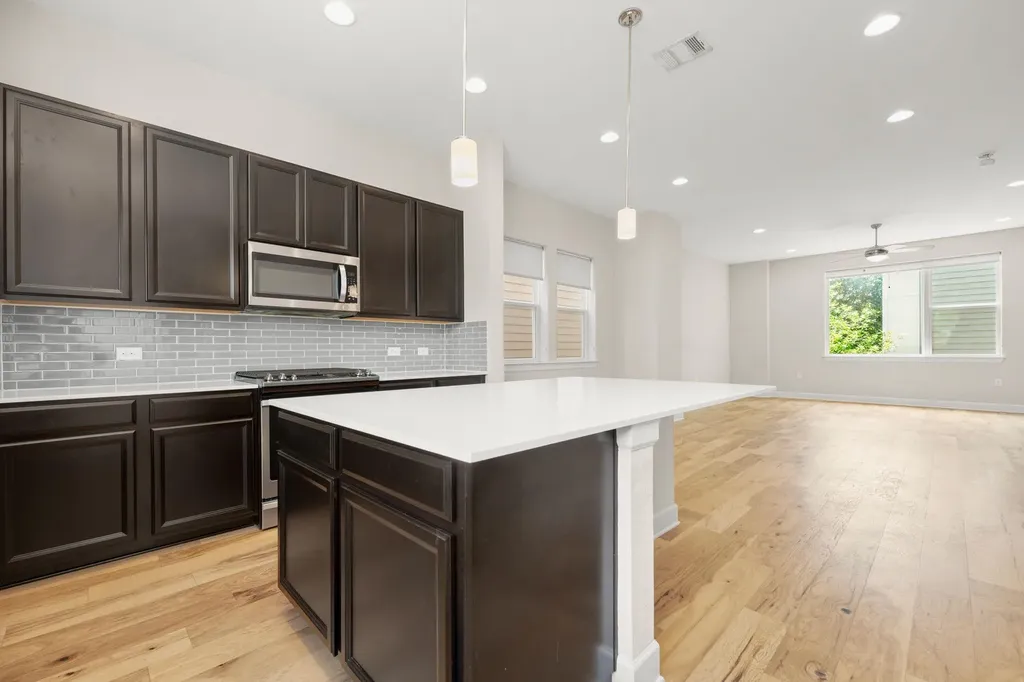 4403 Swift Path Austin TX 78741