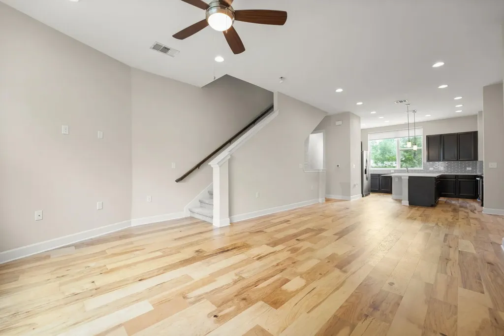 4403 Swift Path Austin TX 78741
