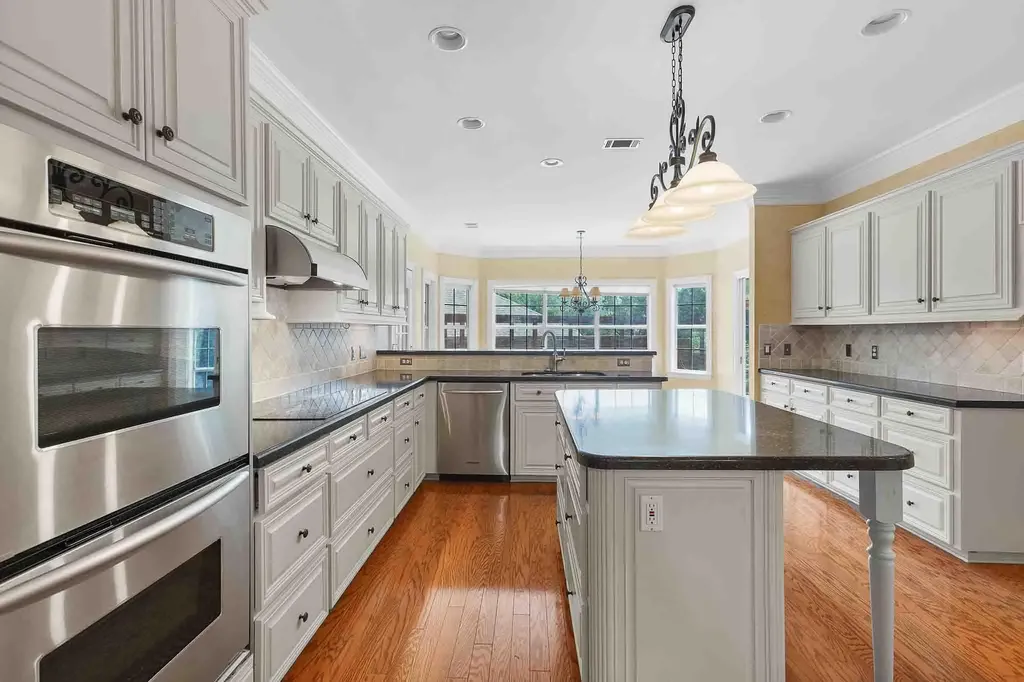 10609 Skyflower Drive Austin TX 78759