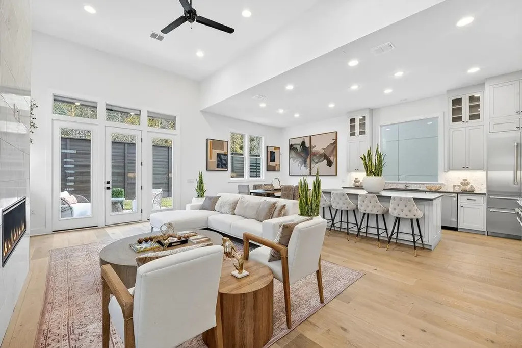 2707 Salek View Austin TX 78741