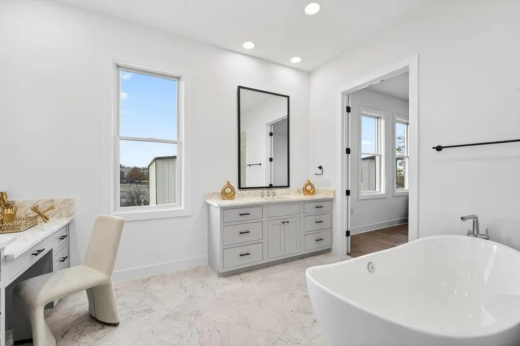 2707 Salek View Austin TX 78741