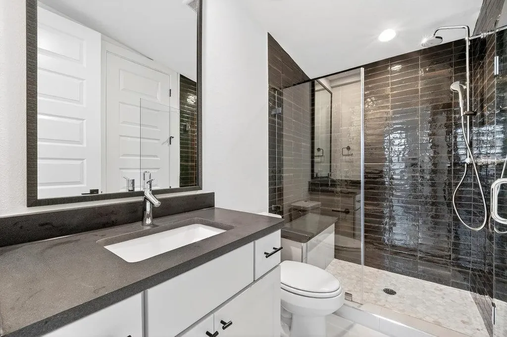 2707 Salek View Austin TX 78741