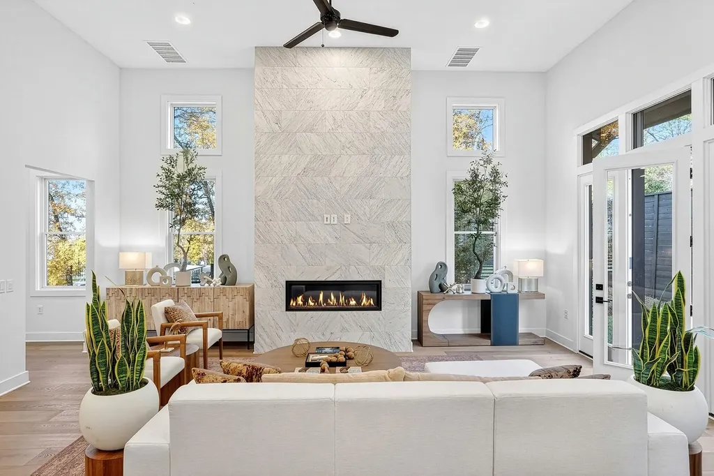 2707 Salek View Austin TX 78741