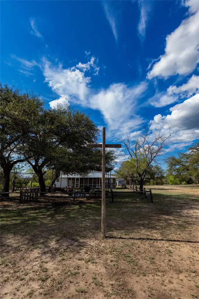 9939 County Road 404 Spicewood TX 78669