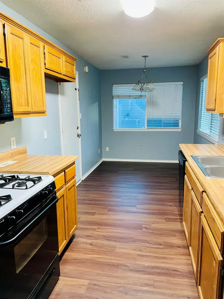1506 Hollow Tree Boulevard Round Rock TX 78681
