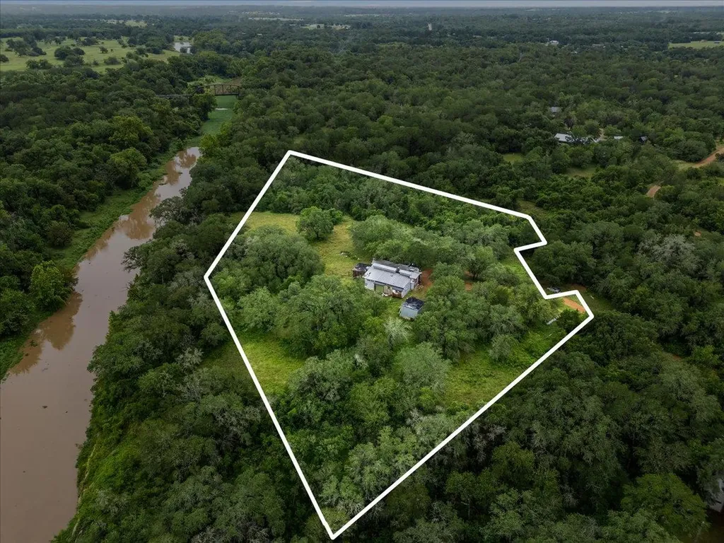 200 Desiderata Drive Smithville TX 78957
