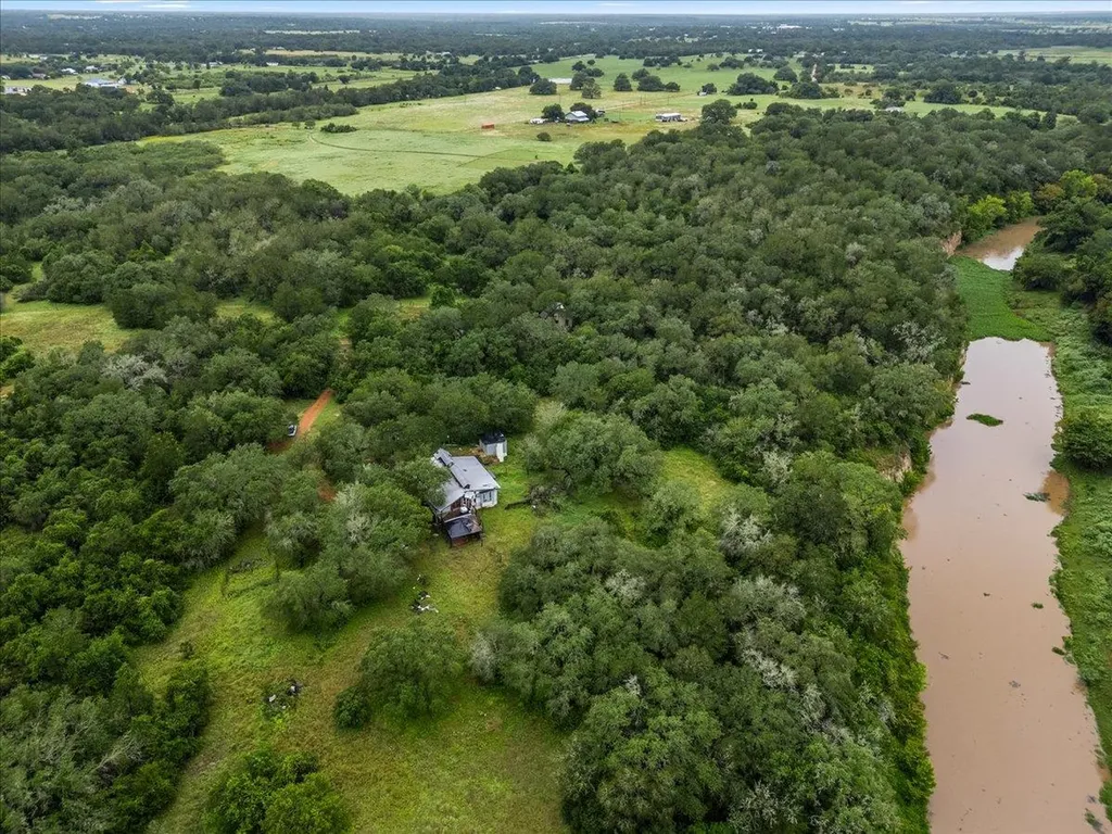 200 Desiderata Drive Smithville TX 78957