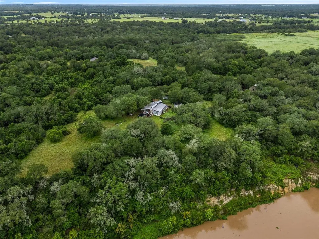 200 Desiderata Drive Smithville TX 78957