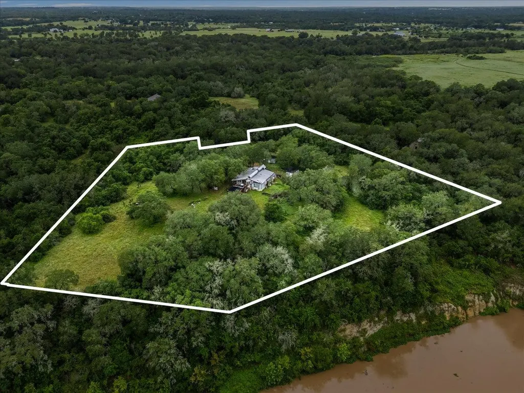 200 Desiderata Drive Smithville TX 78957
