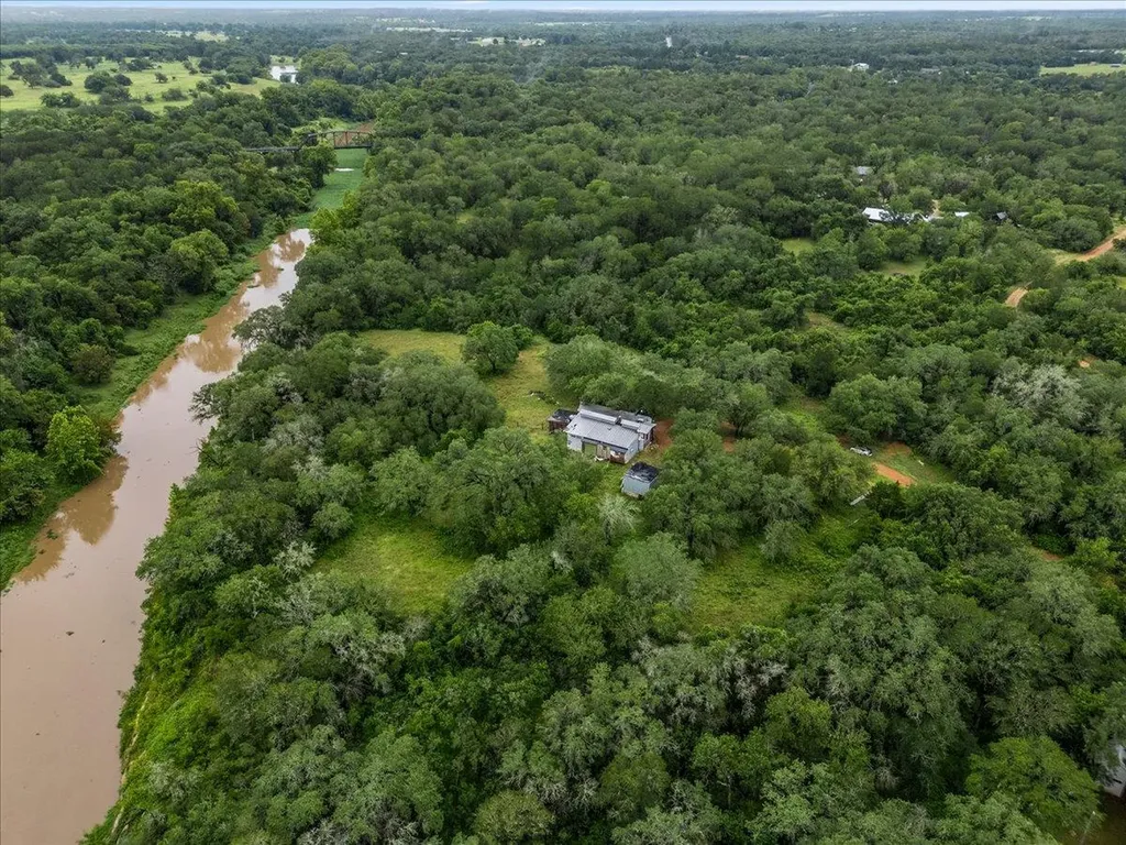 200 Desiderata Drive Smithville TX 78957