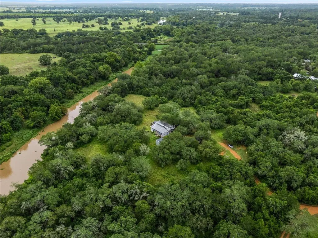 200 Desiderata Drive Smithville TX 78957