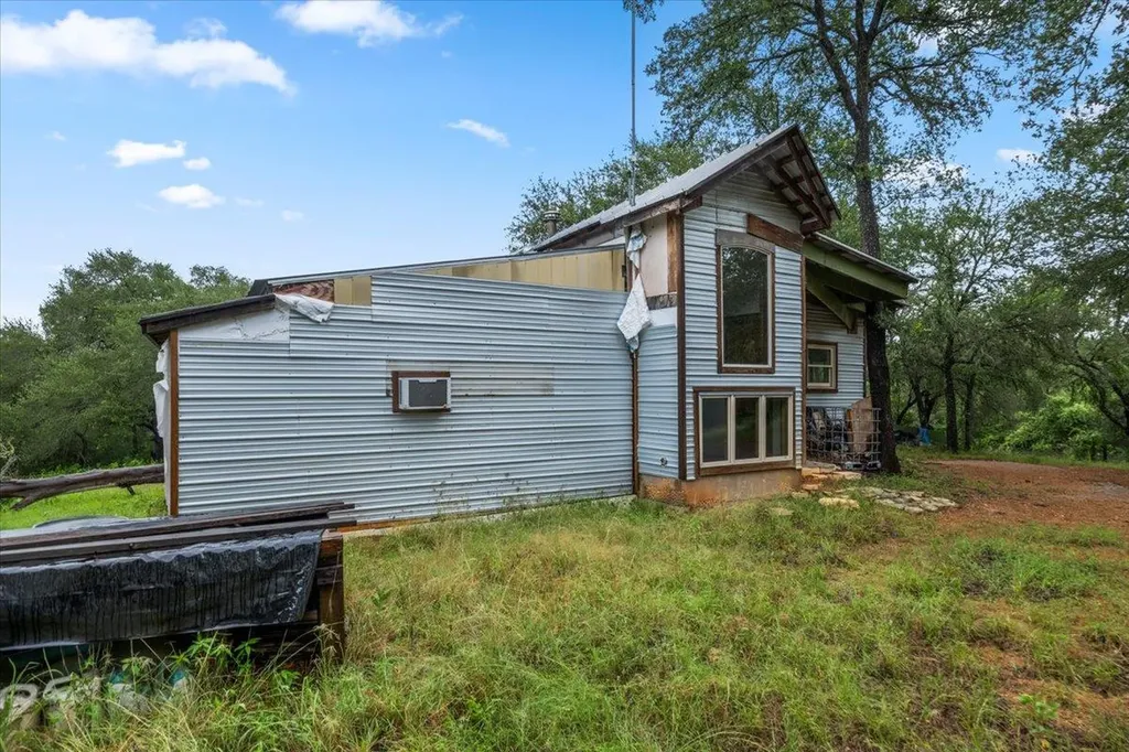 200 Desiderata Drive Smithville TX 78957