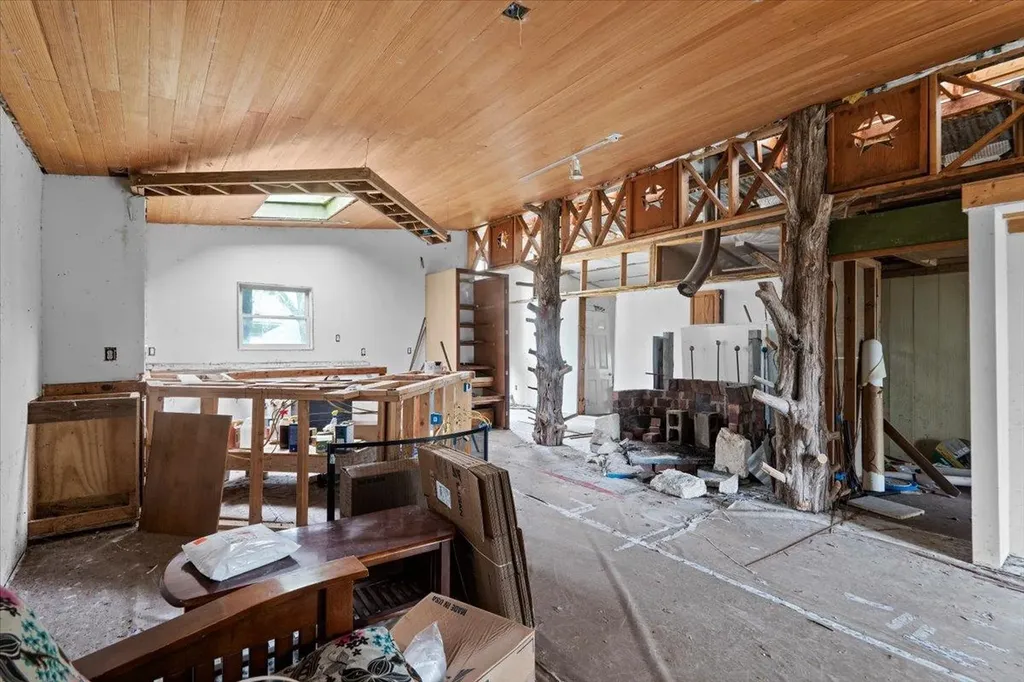 200 Desiderata Drive Smithville TX 78957