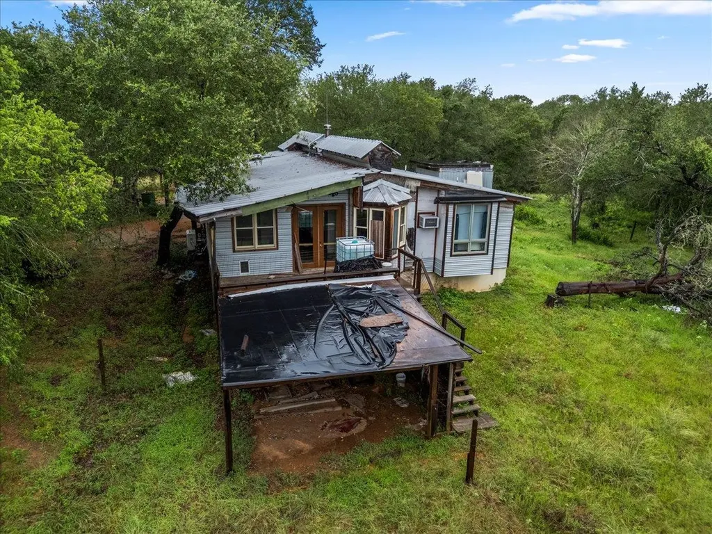200 Desiderata Drive Smithville TX 78957