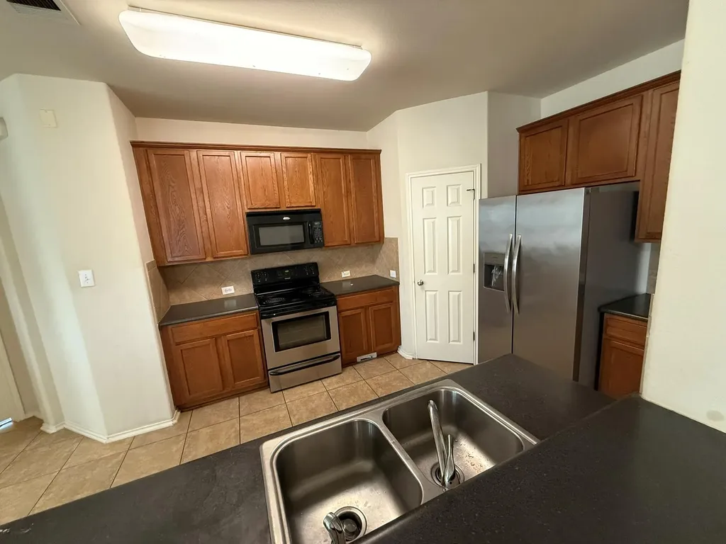 1514 Kothman Drive Hutto TX 78634