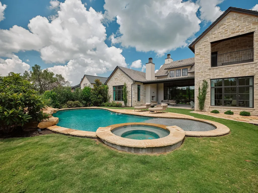 4320 Amarra Drive Austin TX 78735