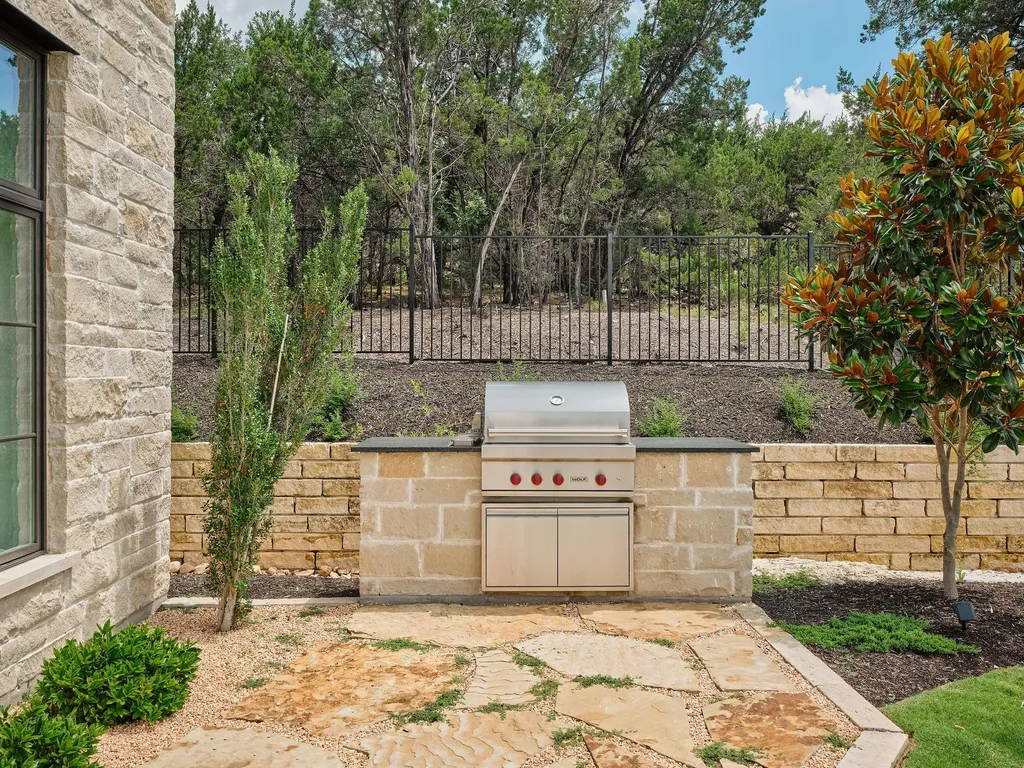 4320 Amarra Drive Austin TX 78735