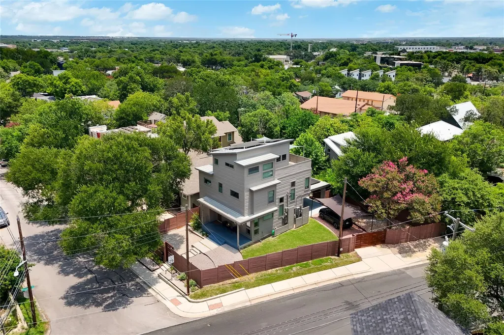 2201 E 9th Street Austin TX 78702