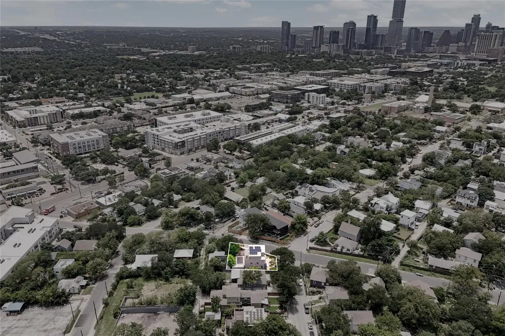 2201 E 9th Street Austin TX 78702