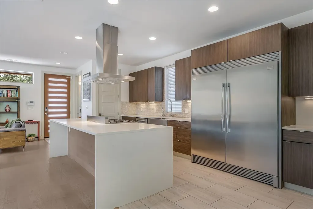 2201 E 9th Street Austin TX 78702