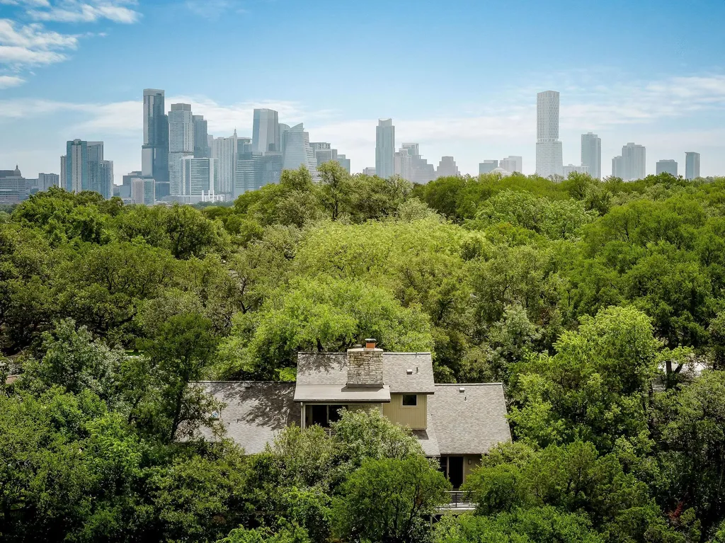 2615 Deerfoot Trail Austin TX 78704