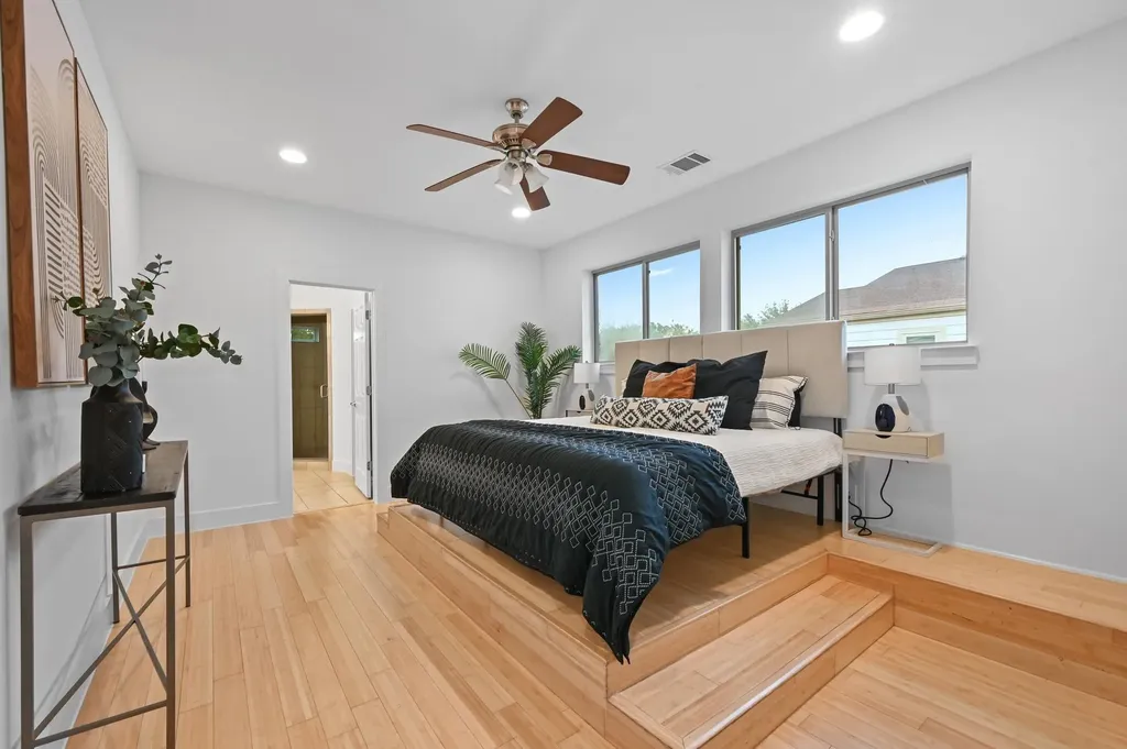 3306 Thomas Kincheon Street Austin TX 78745