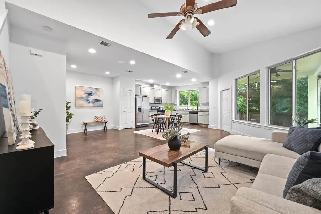 3306 Thomas Kincheon Street Austin TX 78745