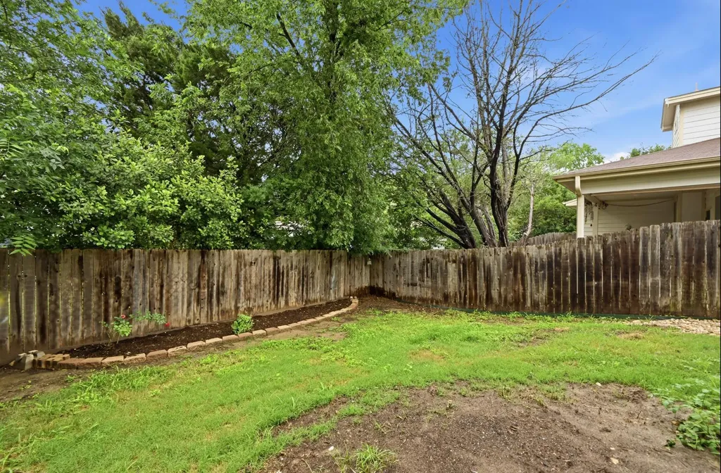 3306 Thomas Kincheon Street Austin TX 78745